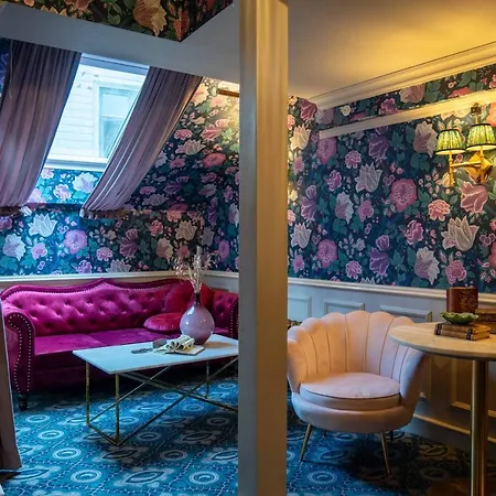 Hotel Charmante Skostredet