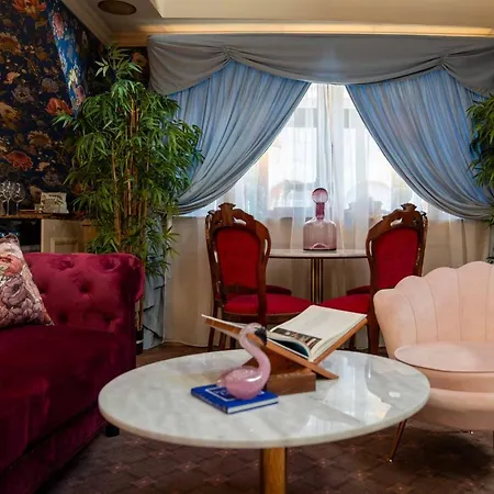 Charmante Skostredet Hotell