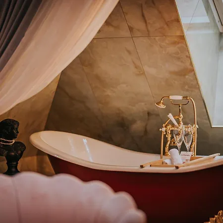 Hotell Charmante Skostredet