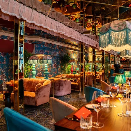 Charmante Skostredet Hotel 5*