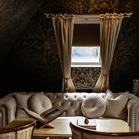 Charmante Skostredet Hotell