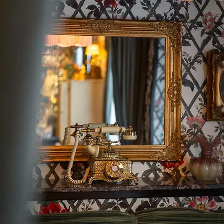 Hotel Charmante Skostredet 5*