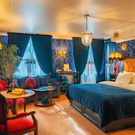 Hotel Charmante Skostredet 5*