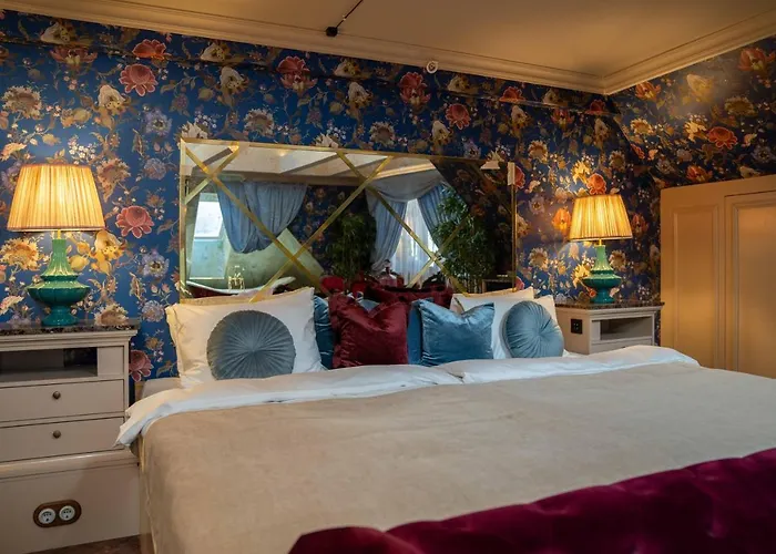 Otel Charmante Skostredet