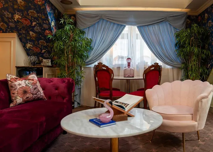 Charmante Skostredet Otel