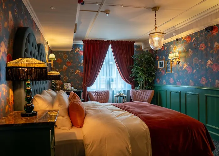 Charmante Skostredet Otel