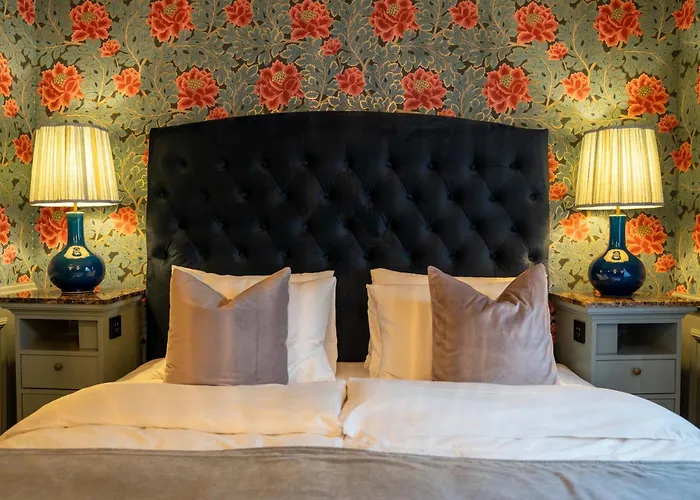 Charmante Skostredet Otel