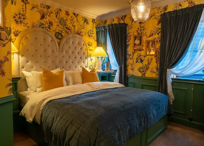 Charmante Skostredet Otel