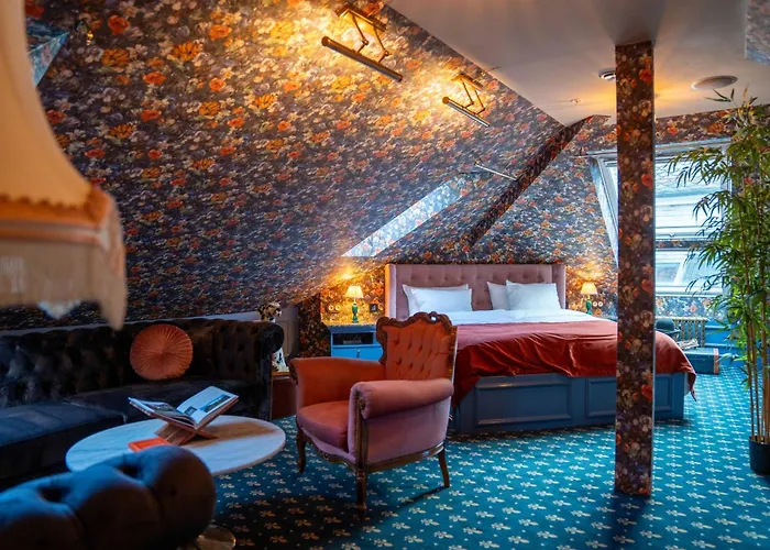 Charmante Skostredet Otel 5*