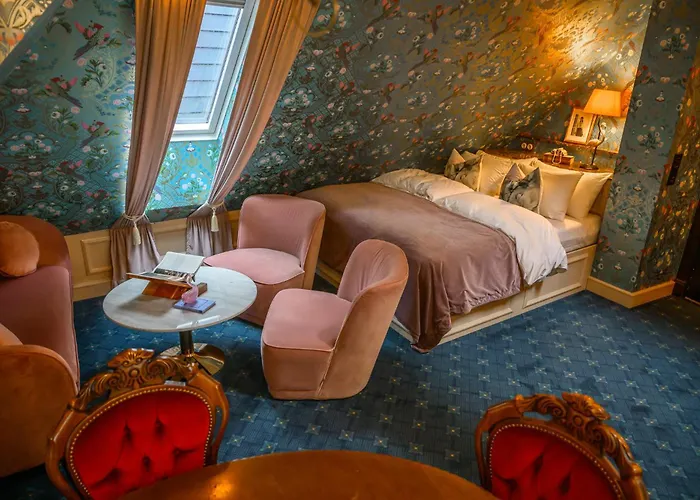 Charmante Skostredet Otel 5*