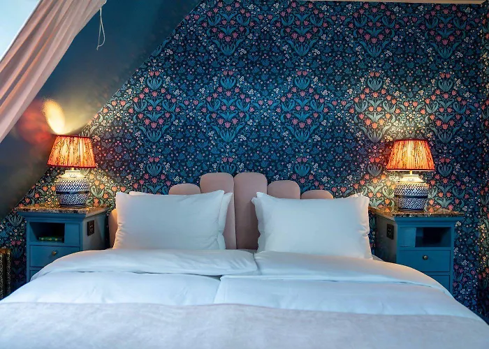 Charmante Skostredet Otel