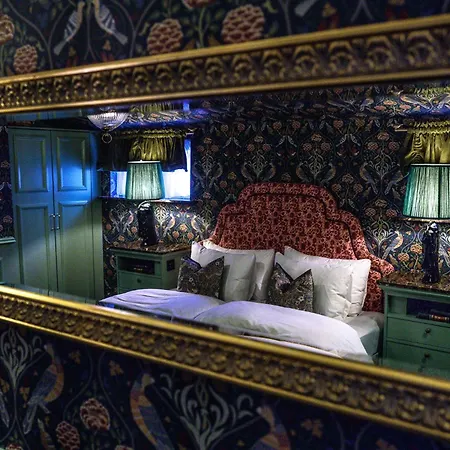 Charmante Skostredet Otel 5*